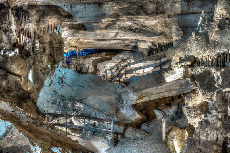 Raccoon Mountain Caverns