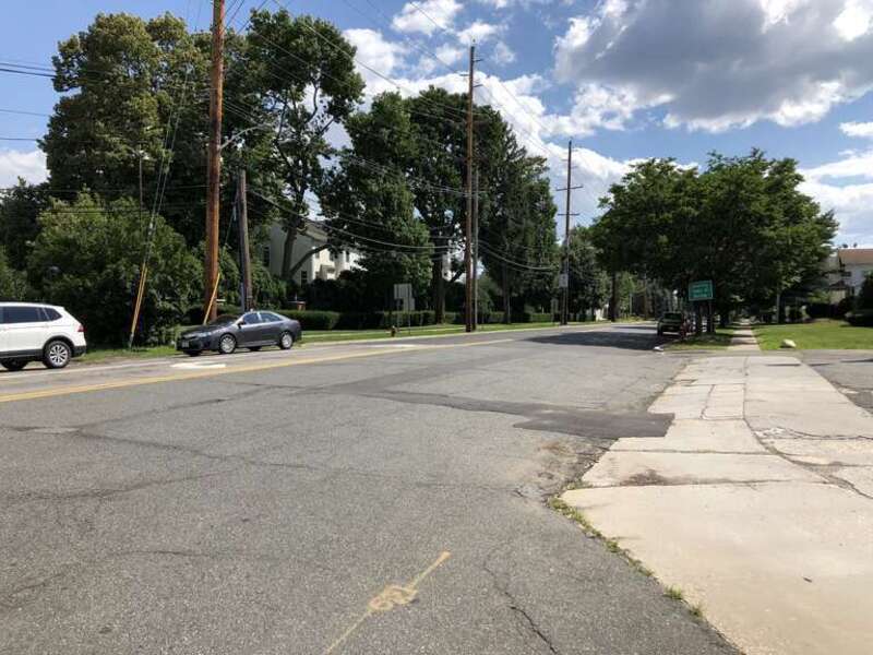 View south along New Jersey State Route 7 (Washington Avenue) just south of Kingsland Road in Clifton, Passaic County, New Jersey
