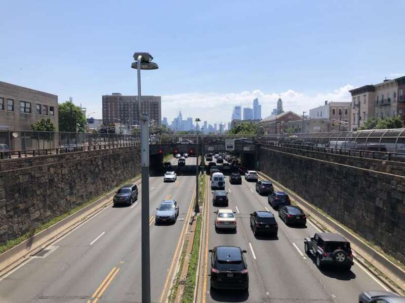 View east along New Jersey State Route 495 (Lincoln Tunnel Approach) from the overpass for Bergenline Avenue in Union City, Hudson County, New Jersey