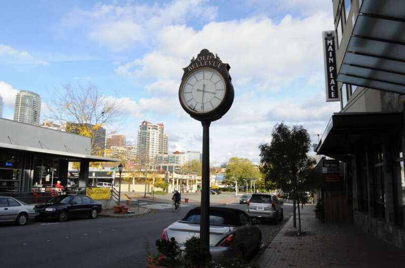 &quot;Old Bellevue&quot; street clock, old Main Street, Bellevue, Washington.
