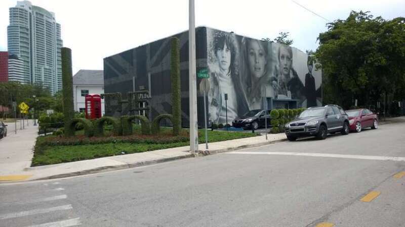 Sales center for en:The Bond at Brickell