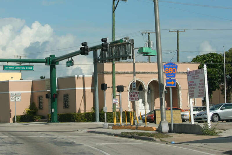 Technically, it's still SR 880 for a short stretch, the old alignment of FL 80/US 441. Includes a multiplexed SR 15/80 pair in the background, since this where Florida State Road 15 begins.