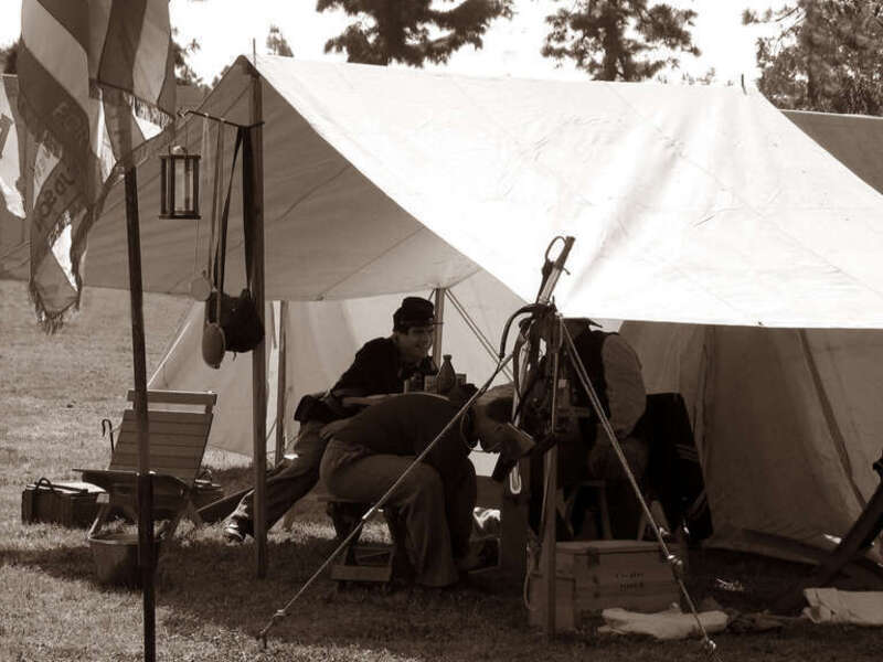 Civil War Reenactors Take Some Shade