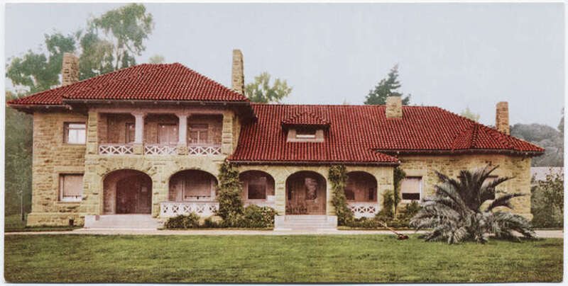 A photochrom postcard published by the Detroit Photographic Company.