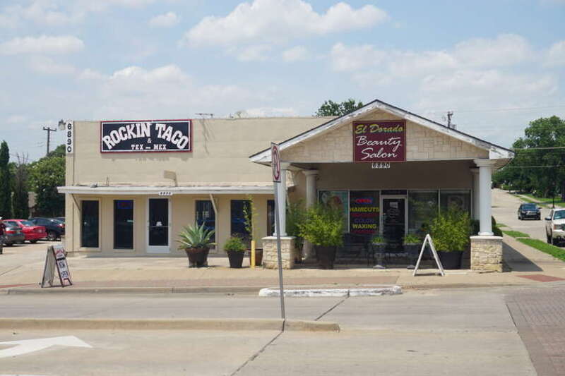 Rockin Taco &amp;amp; Tex-Mex and El Dorado Beauty Salon in Frisco, Texas (United States).