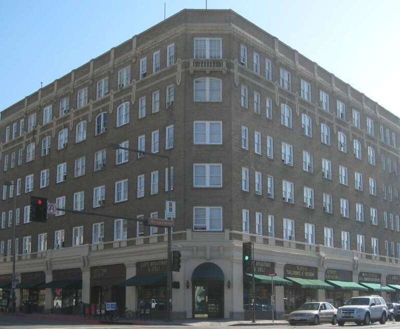 Hotel Glendale on Broadway in Glendale, California