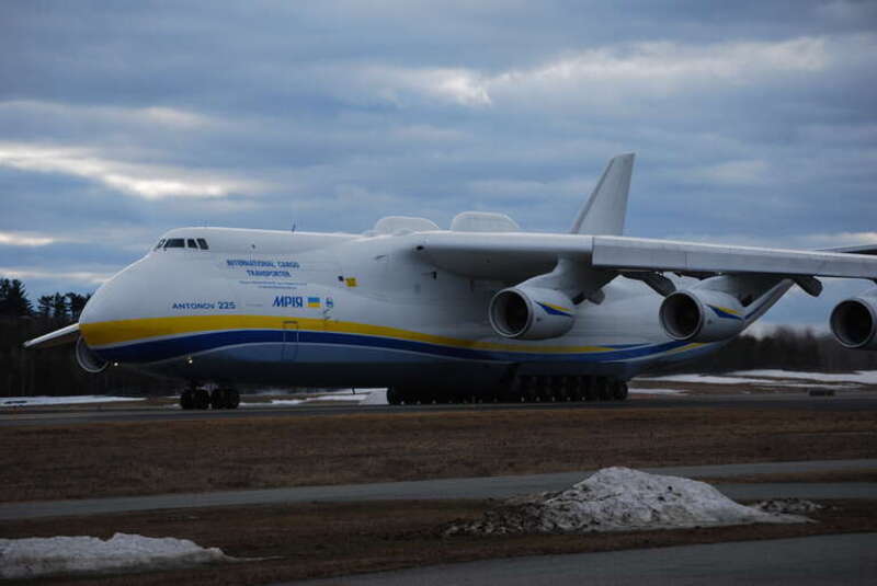 The Antonov An-225 Mriya, taxiing during a refueling stop at Bangor International Airport.