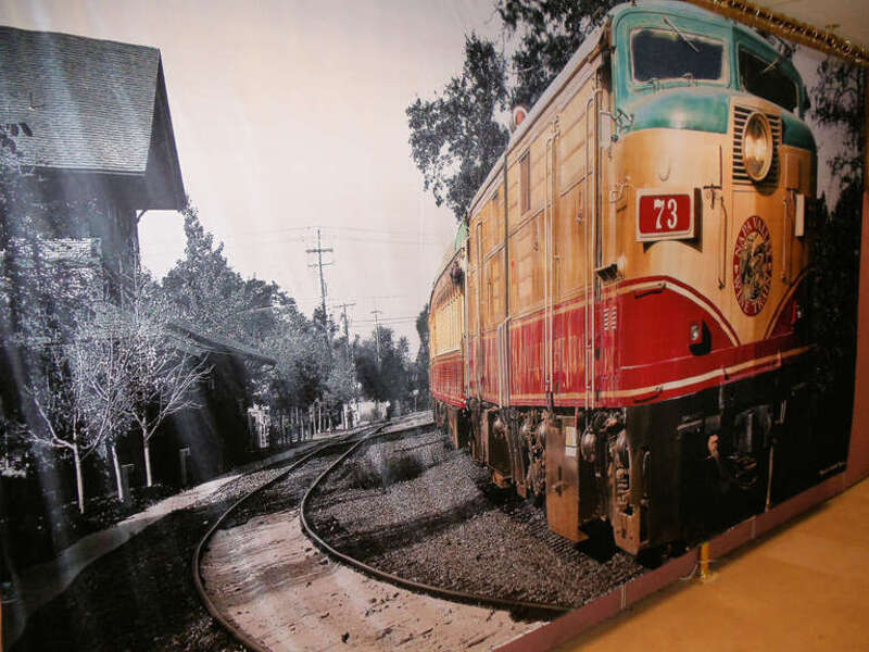 Napa Valley Wine Train, Napa Valley, California, USA
What is the Wine Train:
The Napa Valley Wine Train provides a relaxing three-hour thirty-six mile round-trip journey between the historic town of Napa through one of the world's most famous wine