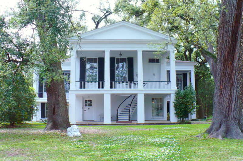 Oakleigh House, the namesake of the Oakleigh Garden historic district in Mobile, Alabama