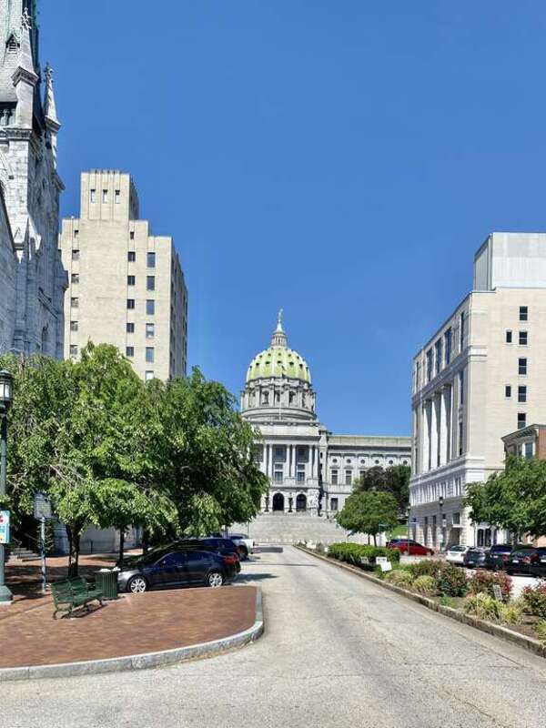 Built between 1902 and 1906, this Beaux Arts-style building was designed by Joseph Miller Huston to house the state government of Pennsylvania.  The building was constructed around a nucleus consisting of a heavily modified temporary capitol
