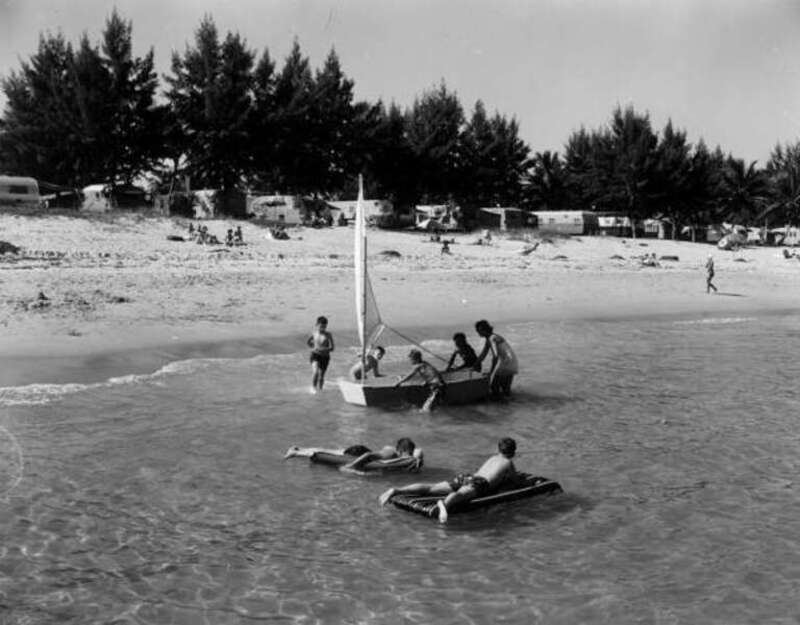 Local call number: c017601Title: Residents at the beach: Hollywood, FloridaDate: January 1953Photographer: Charles BarronPhysical descrip: 1 photoprint - b&amp;amp;w - 4 x 5 in.Series Title:
