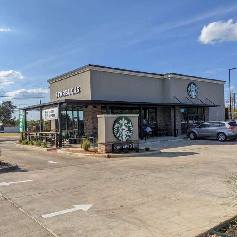 Another new Starbucks in Irving, this one is in south Irving but only a short drive down O'Connor for us. Located at 313 W Irving Blvd - near the corner of O'Connor and Irving Blvd.