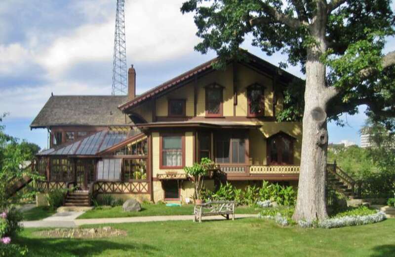 Tinker Swiss Cottage in Rockford (1870).