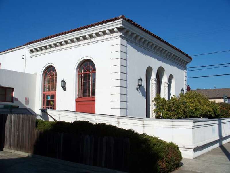 788 Santa Clara Avenue. Alameda, California, USA