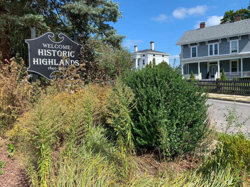 Welcome to Historic Highlands, Fall River, Massachusetts