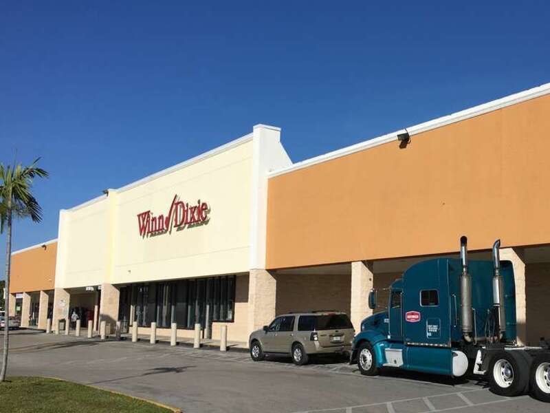 Not sure why they did not convert this store to a Fresco Y Mas. This neighborhood is mostly Hispanic.