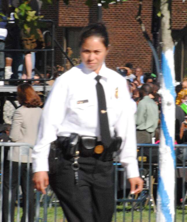 _0070  Uniformed Secret Service.  Wow.