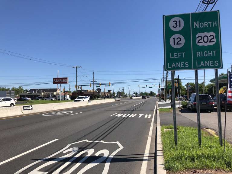 View north along U.S. Route 202 and New Jersey State Route 31 just south of Reaville Avenue in Flemington, Hunterdon County, New Jersey