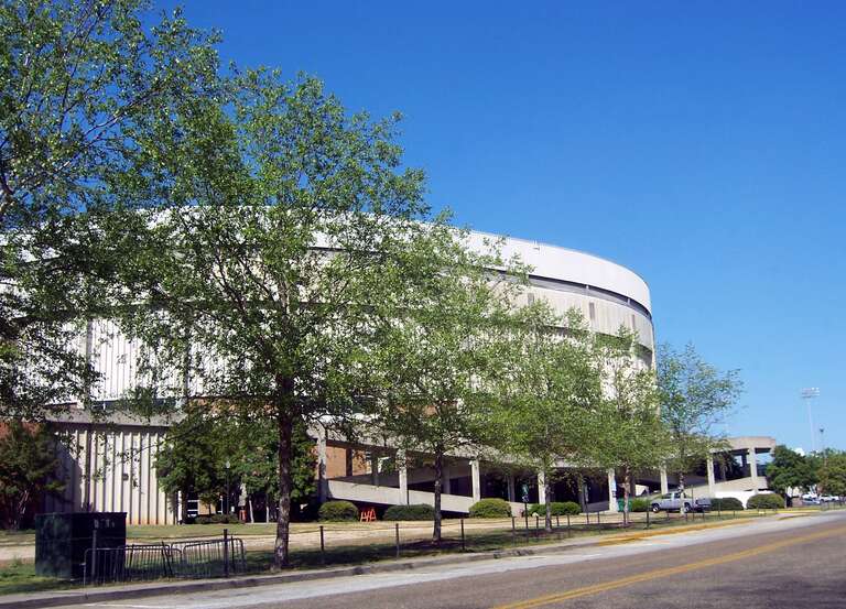 en:Beard-Eaves-Memorial Coliseum on the campus of en:Auburn University in en:Auburn, Alabama