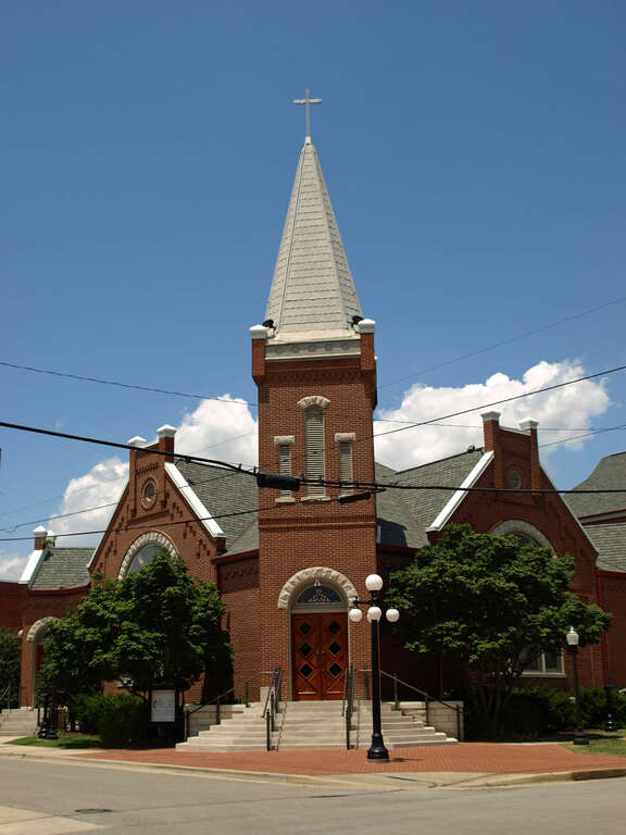 First United Methodist Church on Lafayette Street in Decatur, Alabama, part of the Bank Street Historic District.