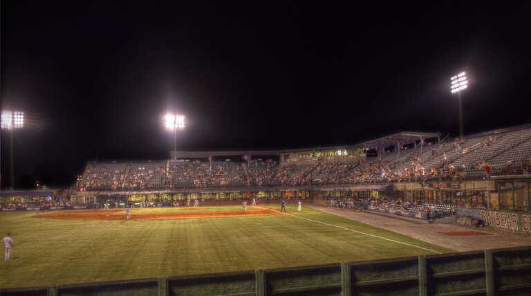 Saturday August 22, 2009
Mobile Baybears vs. Jacksonville Suns
Hank Aaron Stadium, Mobile, Alabama
View from the outfield hill of the stadium.
Olympus E-P1 17mm ZD f/2.8 ISO-200 5 exposures
Qtpfsgui 1.9.3 tonemapping parameters:
Operator: