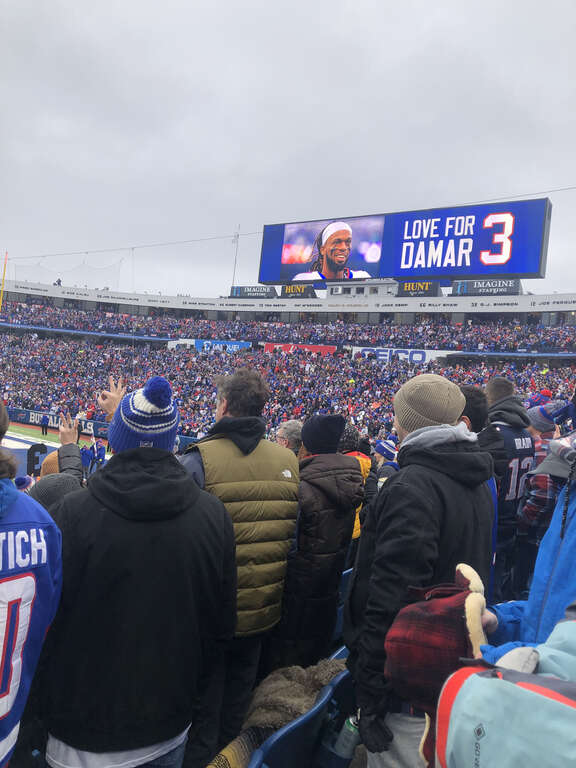 Love for Damar, week after his collapse, Bills vs Patriots, Jan 18 2023