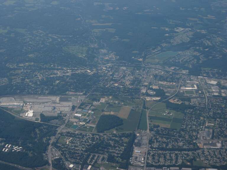 The University of Delaware (colloquially &quot;UD&quot;) is the largest university in Delaware. The main campus is in Newark, with satellite campuses in Dover, Wilmington, Lewes, and Georgetown. It is medium-sized – approximately 16,000 undergraduate and 3,500