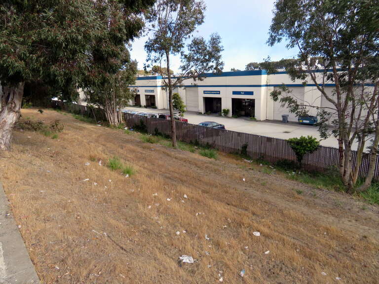 Abandoned right of way of the former South San Francisco Industrial Lead in July 2018