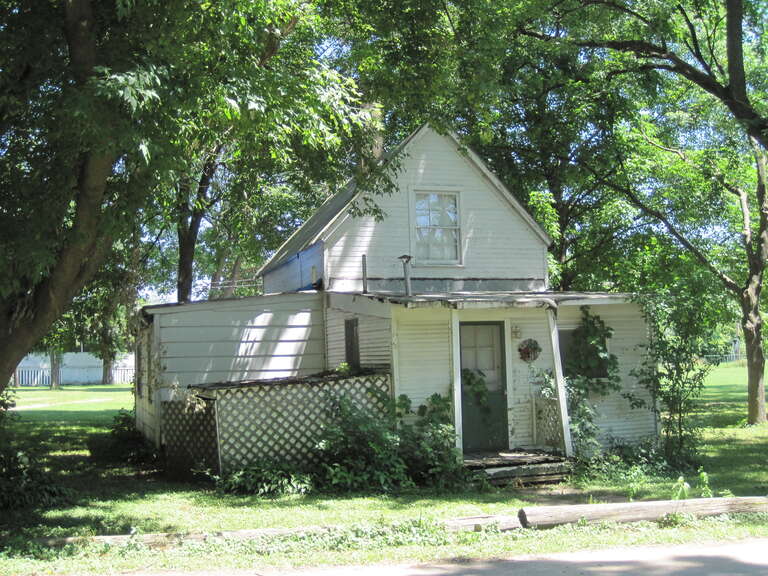 A building in the Des Plaines Methodist Camp Ground.




This is an image of a place or building that is listed on the National Register of Historic Places in the United States of America. Its reference number is 05000429.