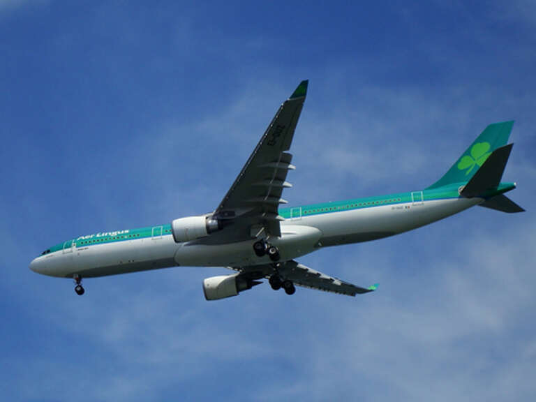 An Aero Lingus Airbus A330 on final approach for Boston Logan, runway 04R.