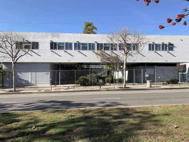 Exterior of the Barry Building from the median on San Vincente as of March 2021.
