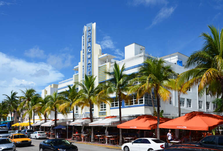 The Breakwater hotel, of Art deco style, on Ocean Drive (Miami Beach, Florida, USA).