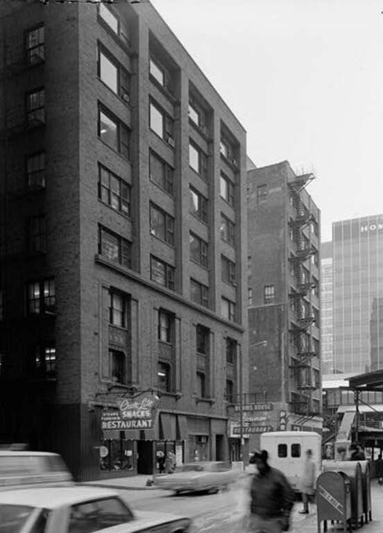 Chapin &amp;amp; Gore Building, 63 East Adams Street, Chicago, Cook County, Illinois


This file comes from the Historic American Buildings Survey (HABS), Historic American Engineering Record (HAER) or Historic American Landscapes Survey (HALS). These