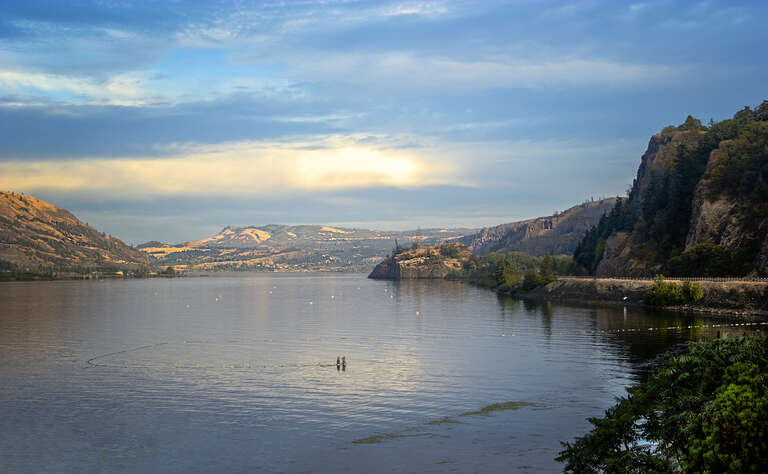 500px provided description: Columbia River from the Oregon side of Hood River looking east [#Washington ,#Oregon ,#Hood River ,#Columbia River ,#Rivers]