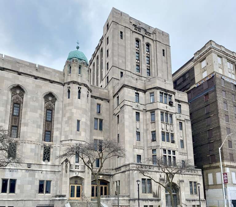 Built in 1920-1926, this massive Gothic Revival-style building was designed by George D. Mason to serve as the main Masonic Temple for Detroit.  The building is the world’s largest Masonic Temple, with three ballrooms and banquet halls, a large drill