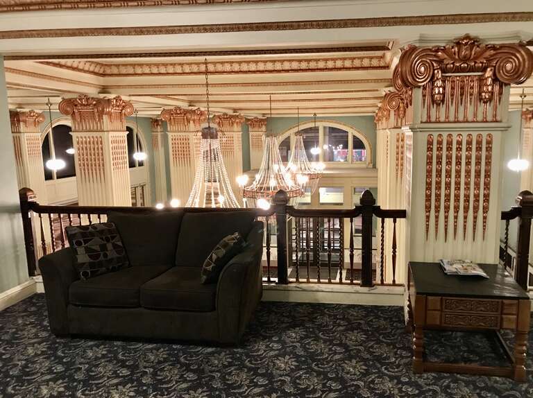 Finlen Hotel mezzanine  as it appeared in January 2020.  Butte, Montana, USA.  (aka “Butte, America”). The Finlen has been restored to resemble its original appearance from when it was built in 1924. From the facility’s website: “ In 1924, the Hotel