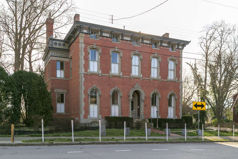 Front view of the National Register-listed Jonathan Hearne House, built in 1874 in Covington, Kentucky.