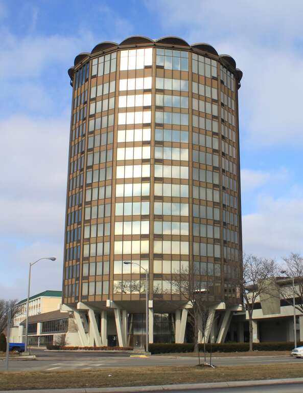 Holiday Resort Hotel, 26555 Telegraph Road, Southfield, Michigan