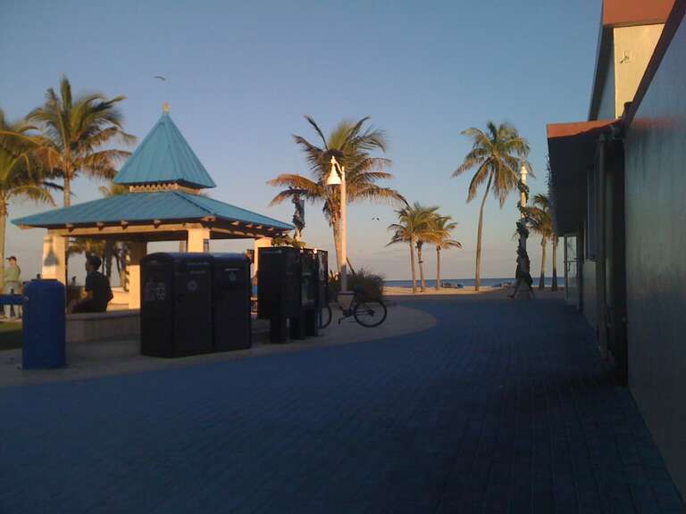 Hollywood Beach, Hollywood, FL 33019, USA