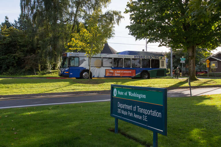 Gillig Advantage 40' Diesel Electric Hybrid

Outside the DOT building on the Capitol Campus in Olympia