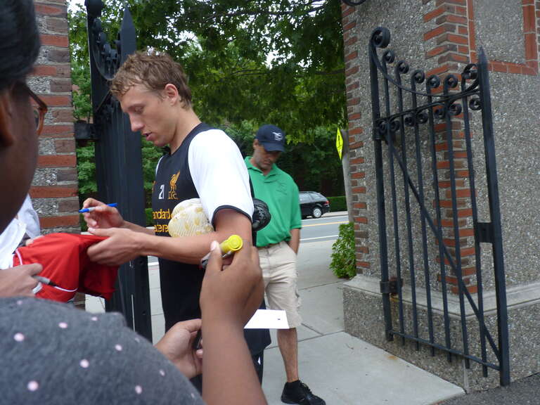 Lucas Leiva signing autographs in Boston
