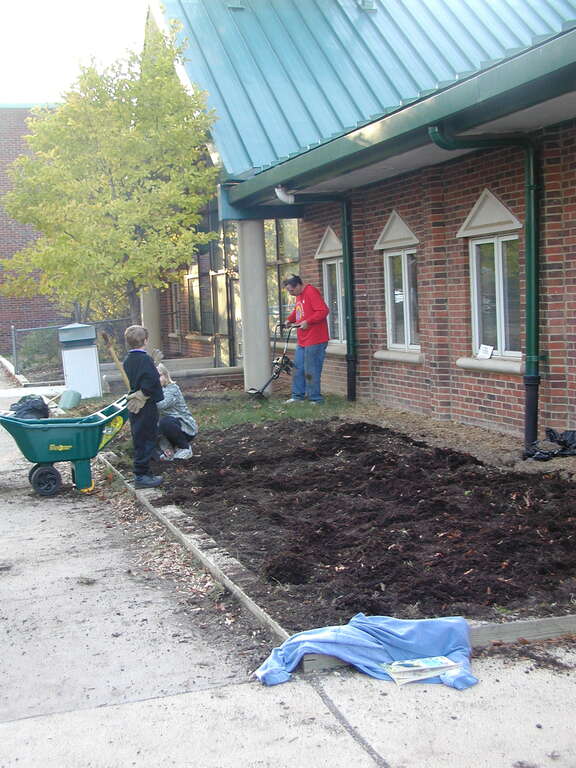 Mt. Vernon Community School Senses Garden 1