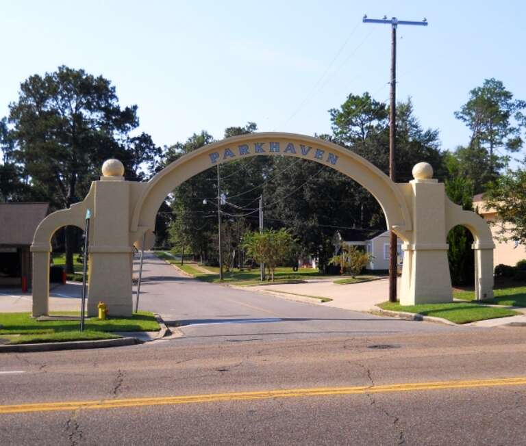 Parkhaven Historic District. Parkhaven Arch (circa 1925) at Hardy Street and 22nd Street, Hattiesburg, MS is in the Parkhaven Historic District.