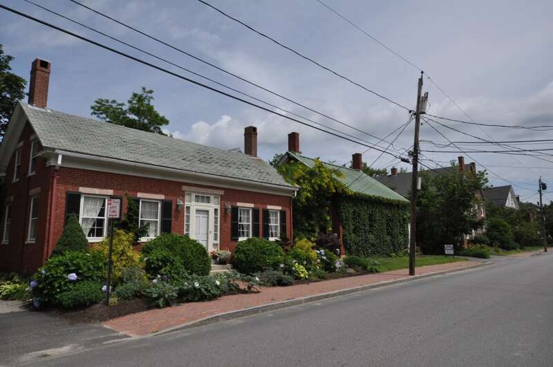 Lincoln Street Historic District. Even-numbered side of street.