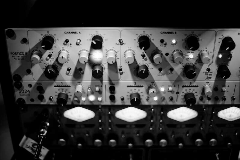 500px provided description: Rupert Neve Designs [#Rupert ,#Design ,#Designs ,#II ,#Neve ,#Two ,#Microphone ,#Amplifier ,#Amp ,#Portico ,#Pre ,#Compressor]