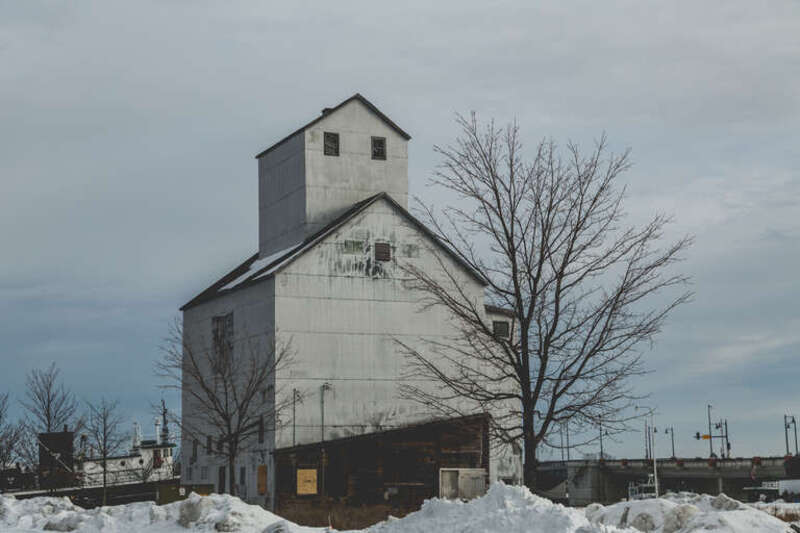 An old agricultural barn along the shores of Sturgeon Bay, Wisconsin.