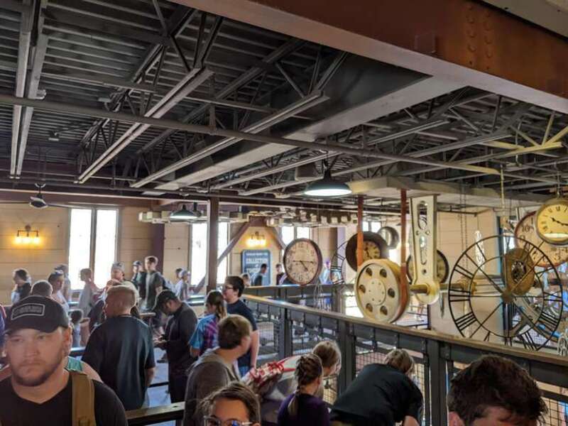 View of the queue line.