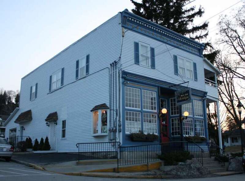 This   file was uploaded  with Commonist.