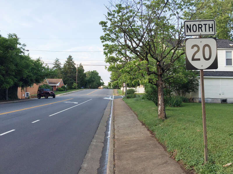 View north along Virginia State Route 20 (Monticello Avenue) near Elliott Avenue in Charlottesville, Virginia