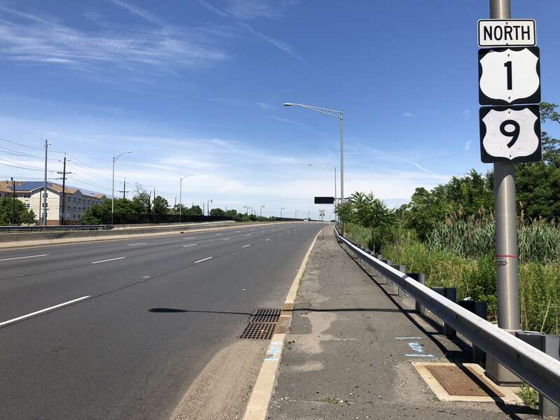 View north along U.S. Route 1 and U.S. Route 9 (Edgar Road) just north of Randolph Avenue in Rahway, Union County, New Jersey